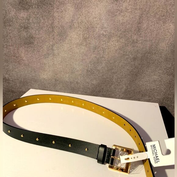 NEW MICHAEL KORS WOMEN LEATHER BELT W GOLD STUD AND BUCKLE BLACK Sz Medium main image 5